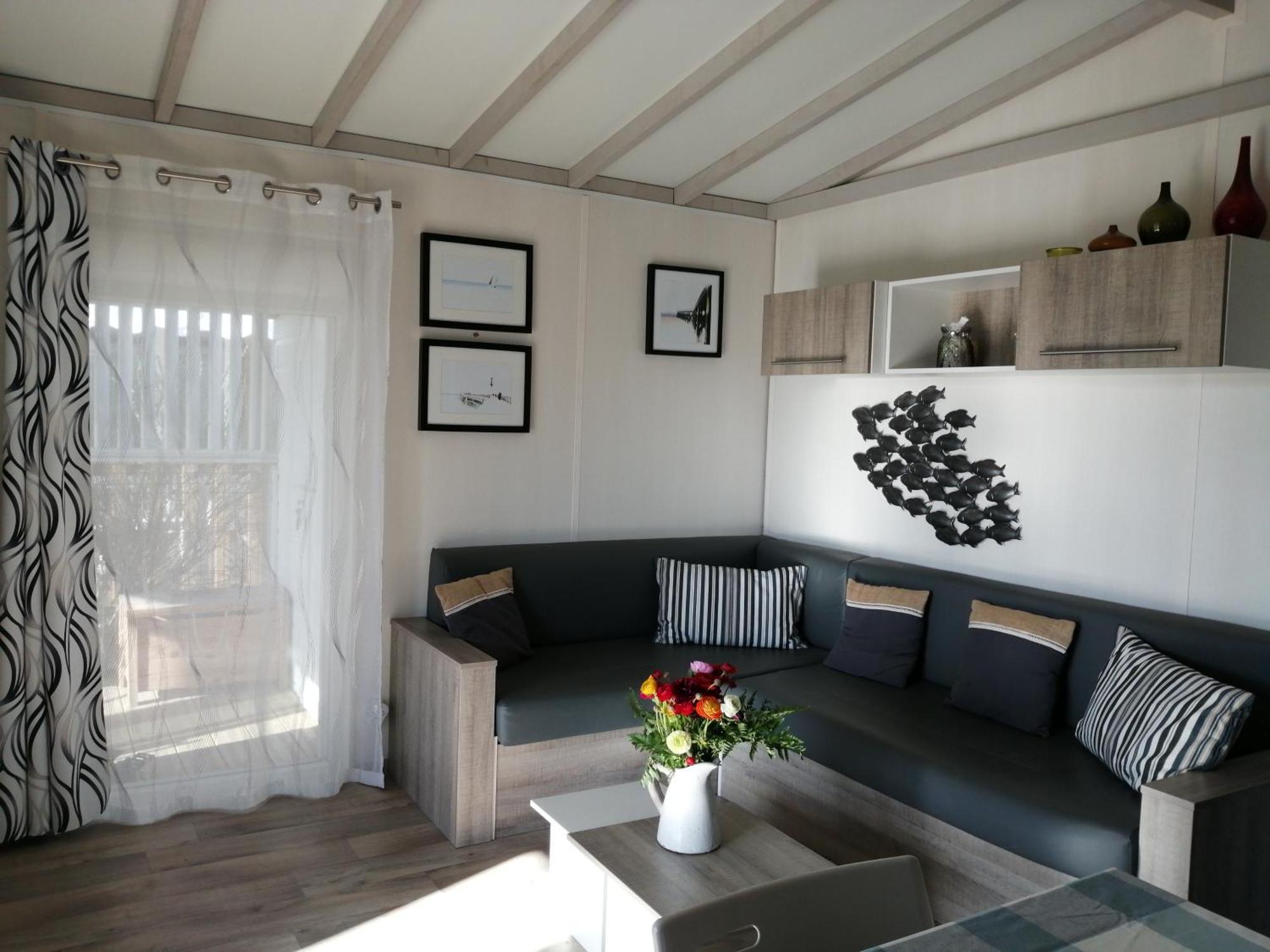 Les Bains De Holiday home *